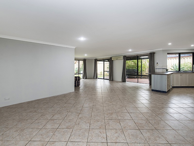 7 Blaxland Road, Dalyellup WA 6230