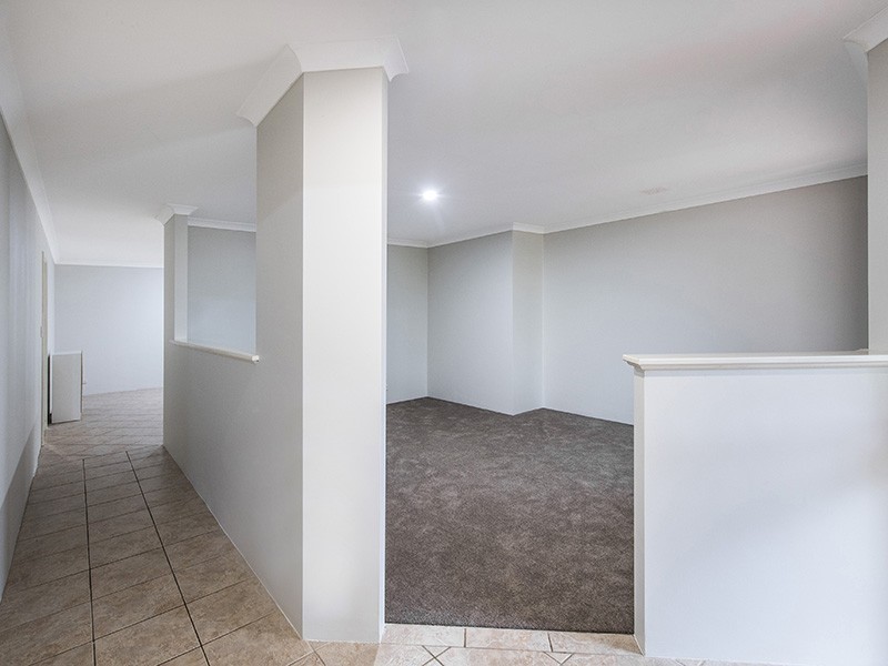 7 Blaxland Road, Dalyellup WA 6230