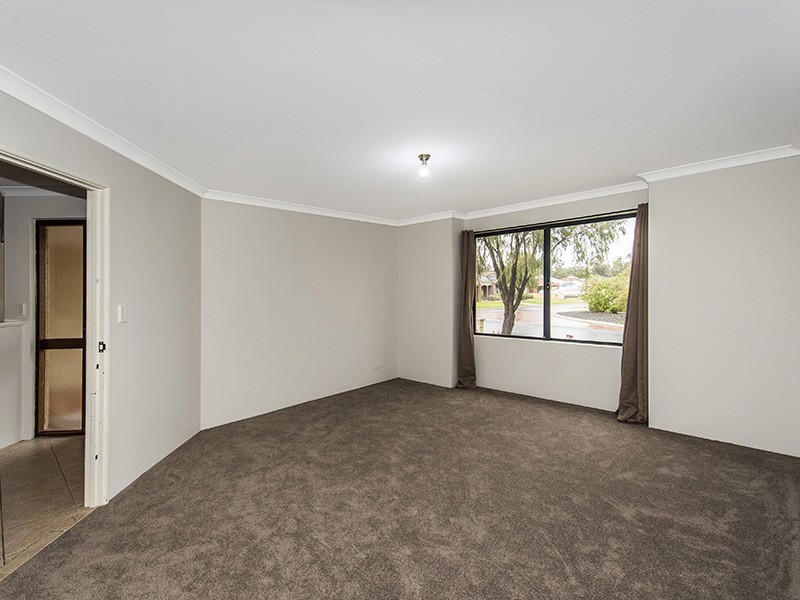 7 Blaxland Road, Dalyellup WA 6230