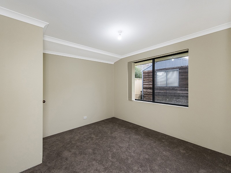 7 Blaxland Road, Dalyellup WA 6230