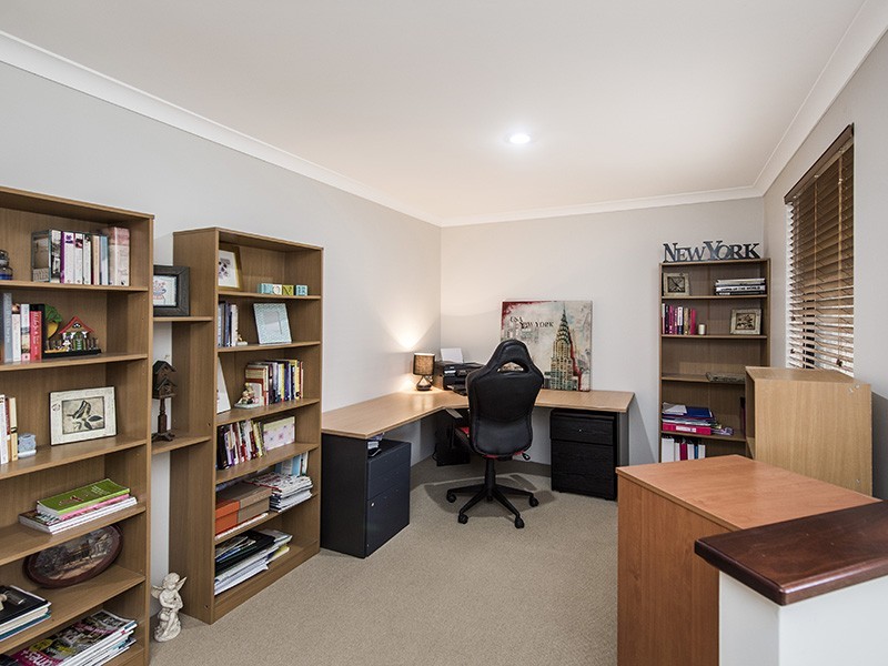 16 Blaxland Road, Dalyellup WA 6230