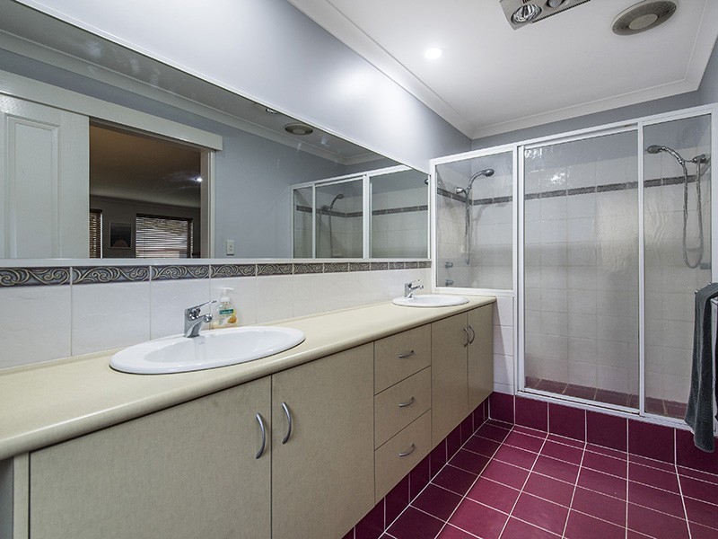 16 Blaxland Road, Dalyellup WA 6230