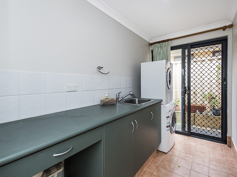 16 Blaxland Road, Dalyellup WA 6230