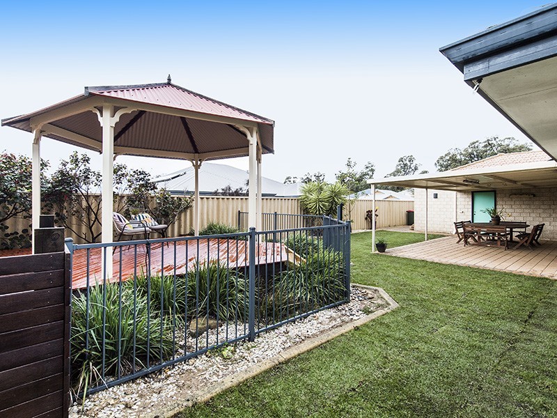 16 Blaxland Road, Dalyellup WA 6230