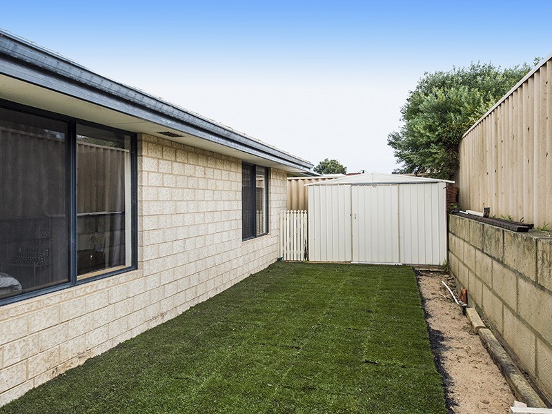16 Blaxland Road, Dalyellup WA 6230