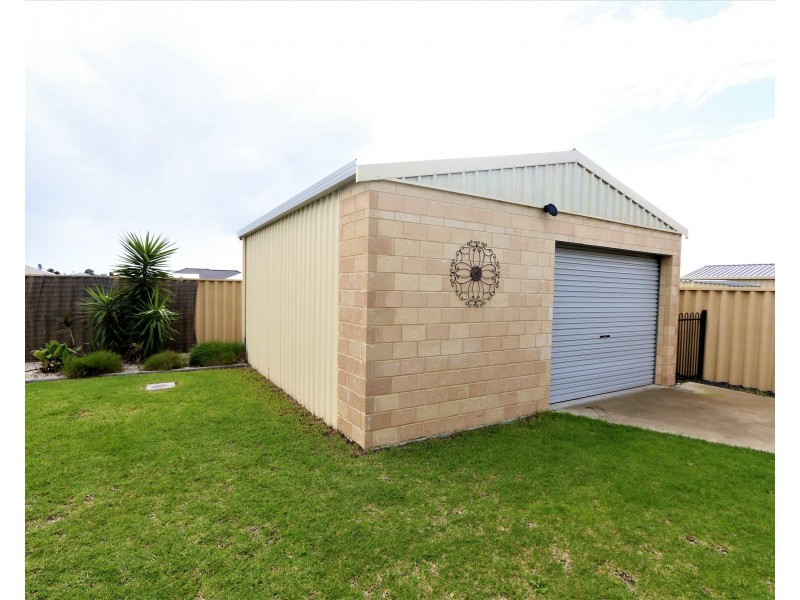31 Duncan Loop, Millbridge WA 6232
