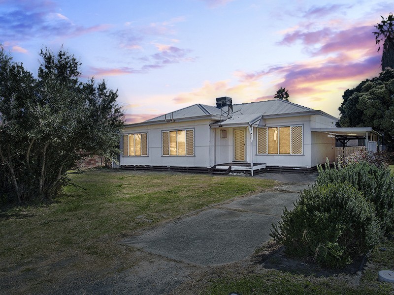 4 Mouarn Street, Carey Park WA 6230