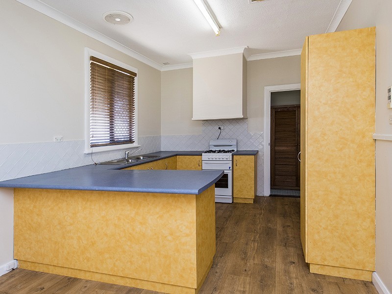 4 Mouarn Street, Carey Park WA 6230