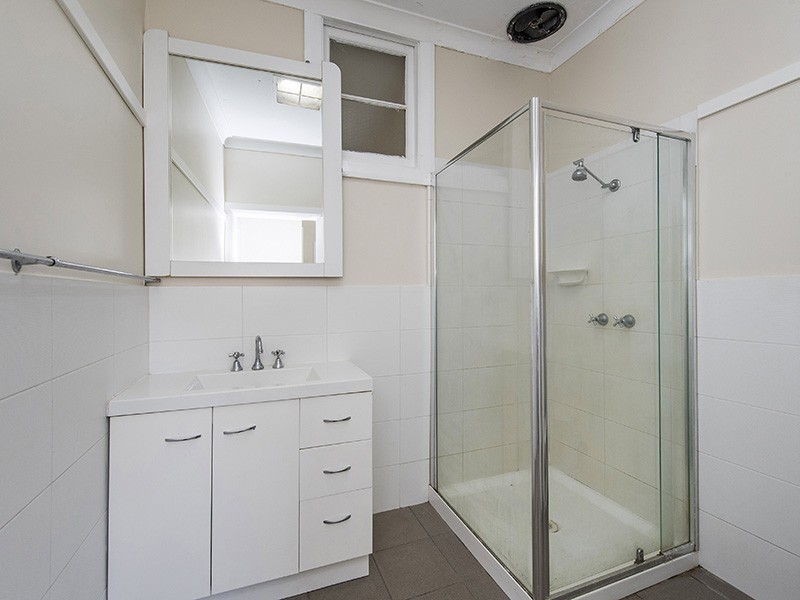 4 Mouarn Street, Carey Park WA 6230