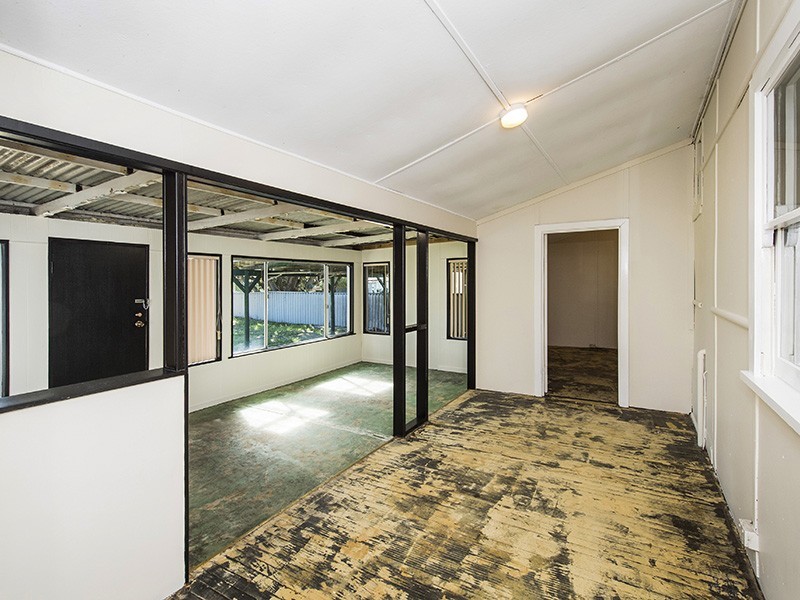 4 Mouarn Street, Carey Park WA 6230