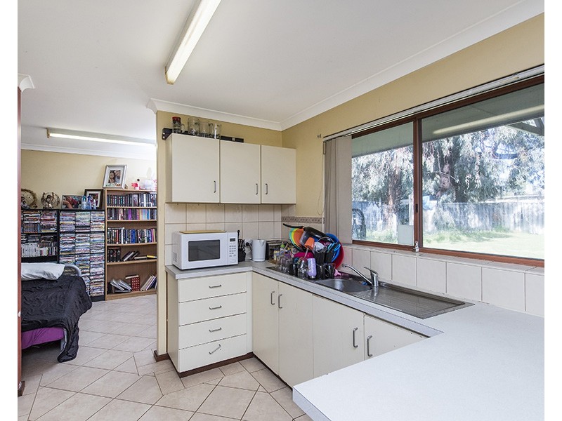 6 Armanta Drive, Carey Park WA 6230