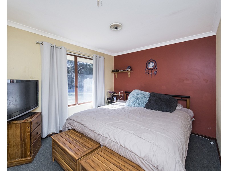 6 Armanta Drive, Carey Park WA 6230