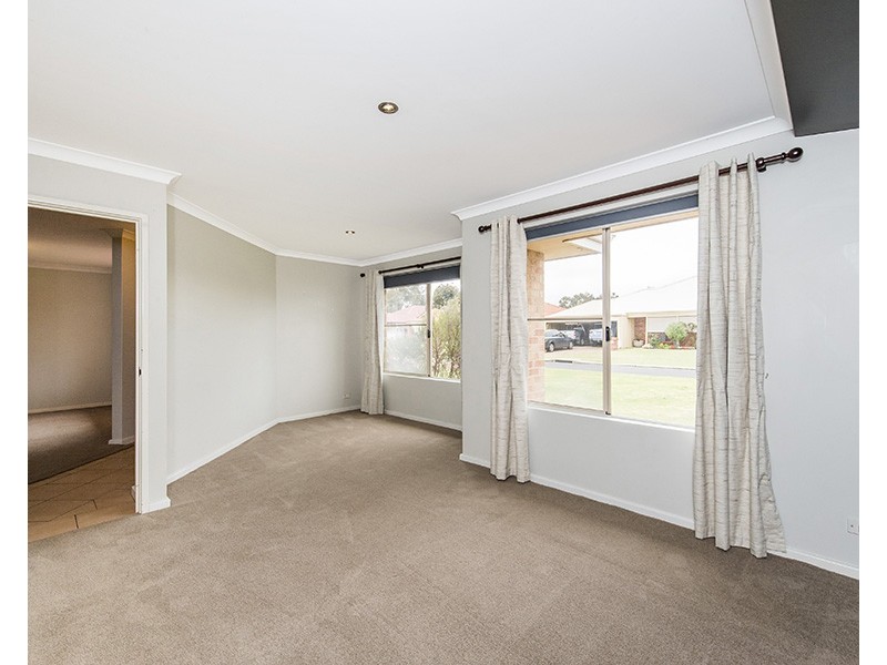 27 Macquarie Drive, Australind WA 6233