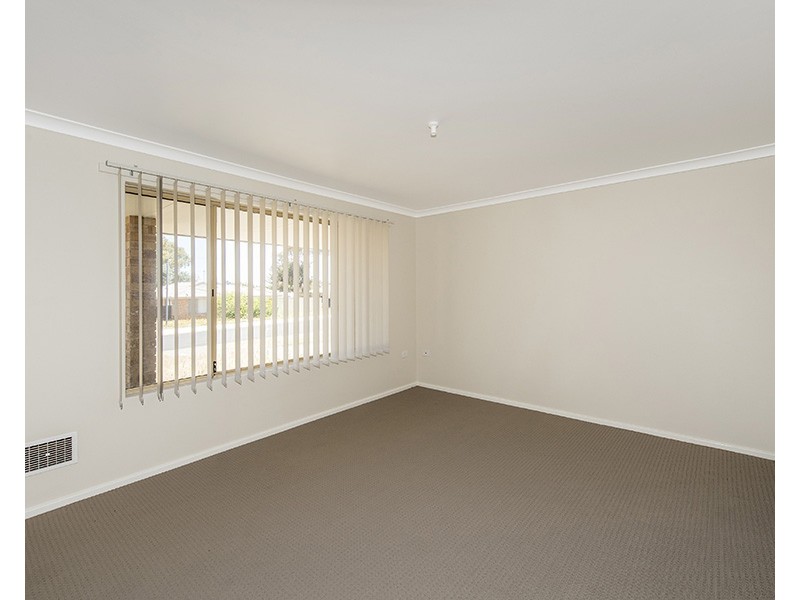 26 Littlefair Drive, Withers WA 6230