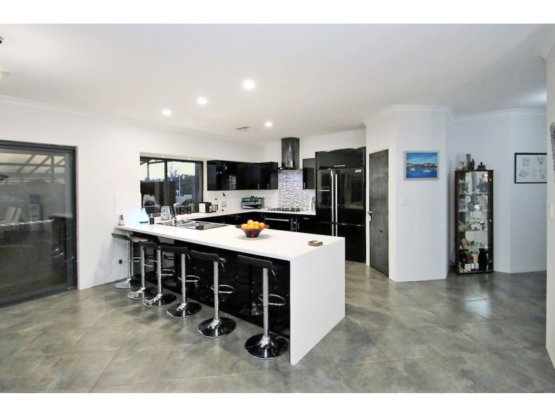 2 Galway Boulevard, Australind WA 6233