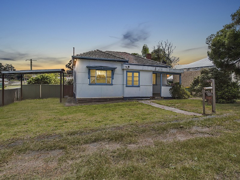15 Lawley Street, Collie WA 6225