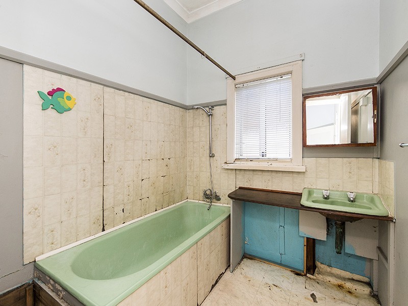 15 Lawley Street, Collie WA 6225