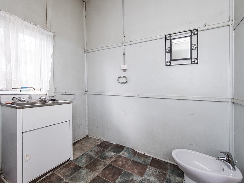 15 Lawley Street, Collie WA 6225