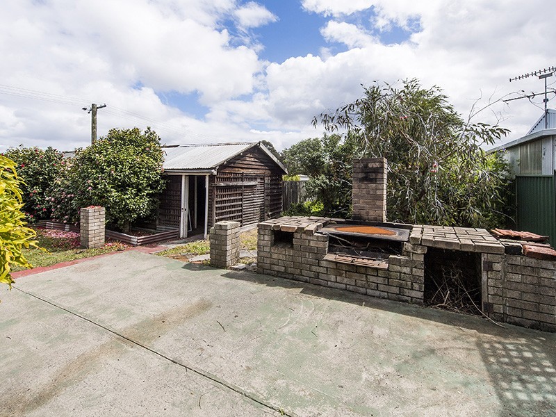 15 Lawley Street, Collie WA 6225