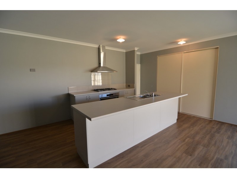 5 Oldfield Street, Millbridge WA 6232