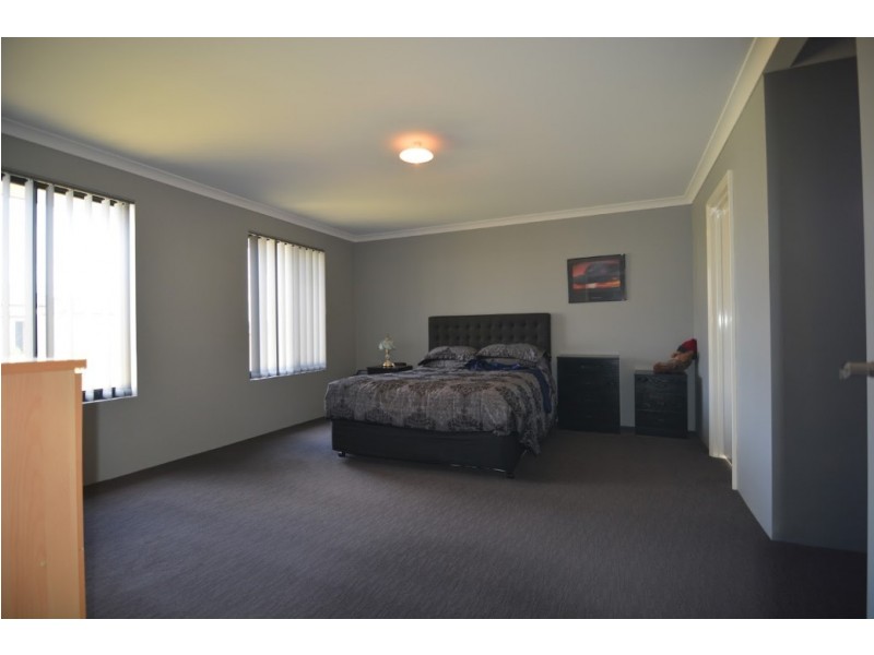 5 Oldfield Street, Millbridge WA 6232