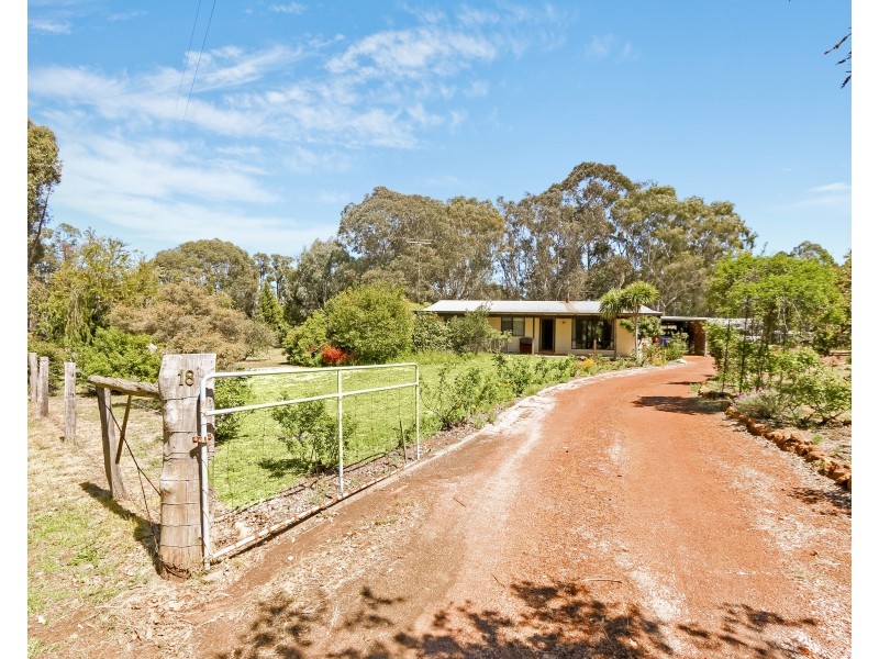 18 Buckle Street, Allanson WA 6225