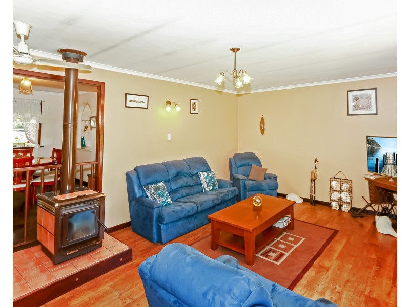 18 Buckle Street, Allanson WA 6225