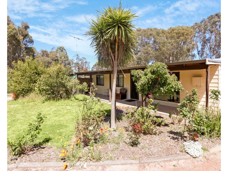 18 Buckle Street, Allanson WA 6225