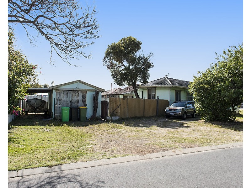 211 Clarke Street East, Carey Park WA 6230