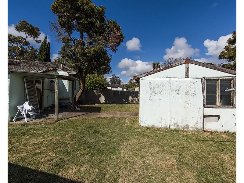 211 Clarke Street East, Carey Park WA 6230