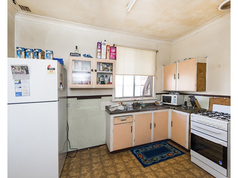 211 Clarke Street East, Carey Park WA 6230