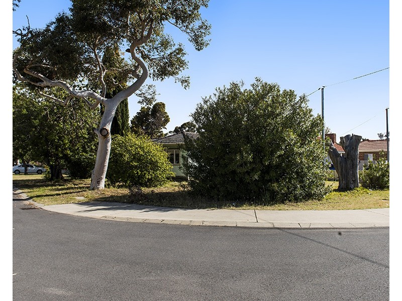 211 Clarke Street East, Carey Park WA 6230