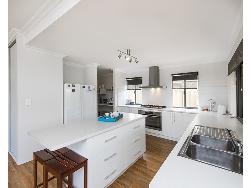 120 Norton Promenade, Dalyellup WA 6230