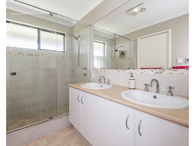 1 Sherwood Drive, Dalyellup WA 6230