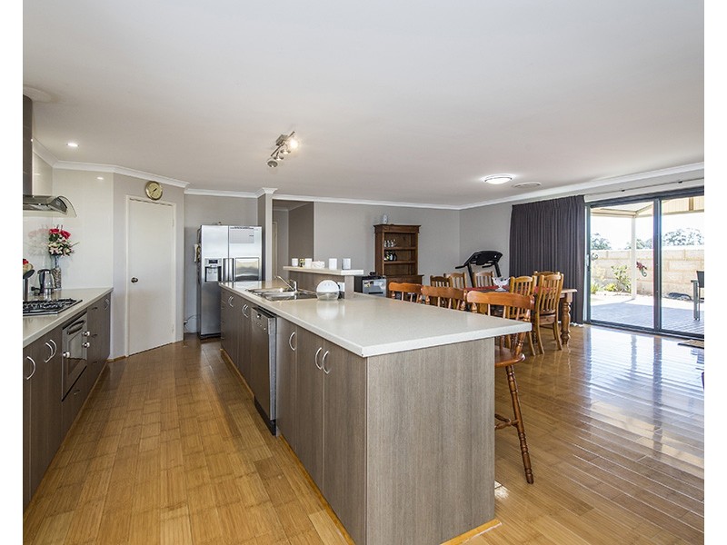 1 Sherwood Drive, Dalyellup WA 6230