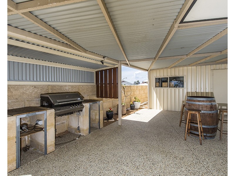 1 Sherwood Drive, Dalyellup WA 6230