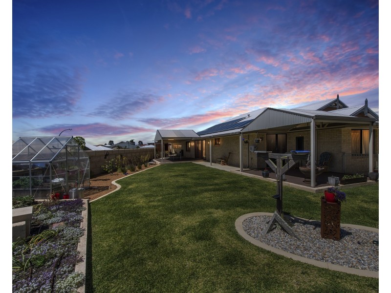 1 Sherwood Drive, Dalyellup WA 6230