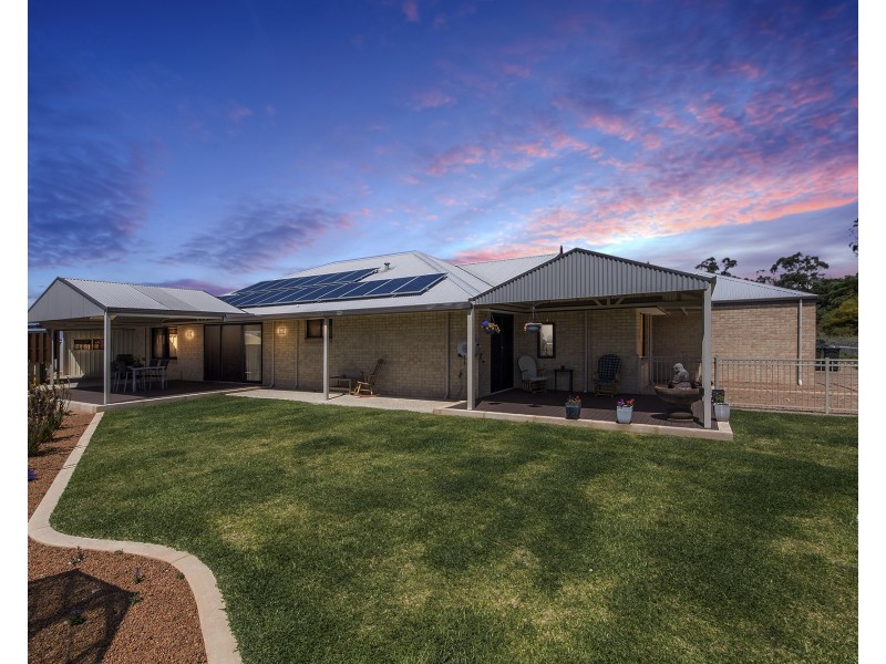 1 Sherwood Drive, Dalyellup WA 6230