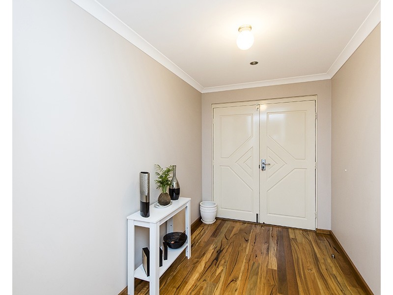 42 Chisholm Road, Dalyellup WA 6230