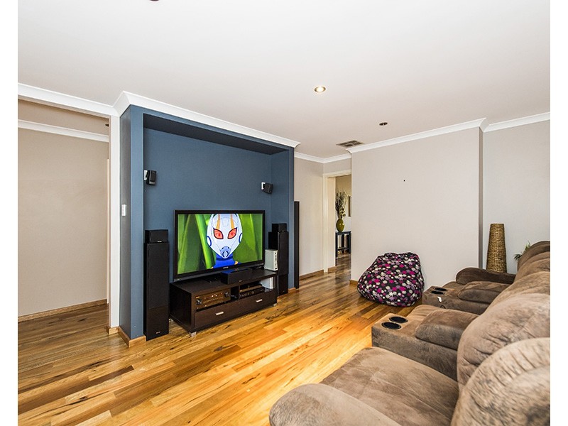 42 Chisholm Road, Dalyellup WA 6230