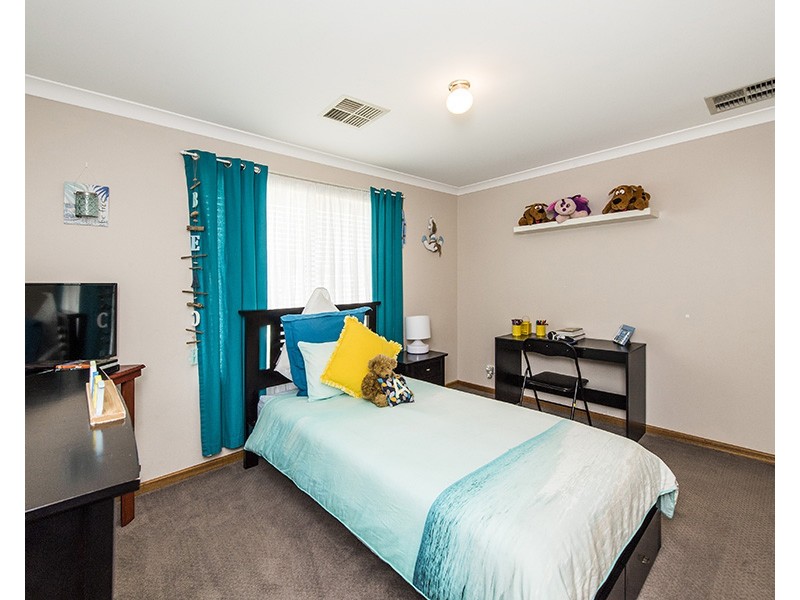 42 Chisholm Road, Dalyellup WA 6230