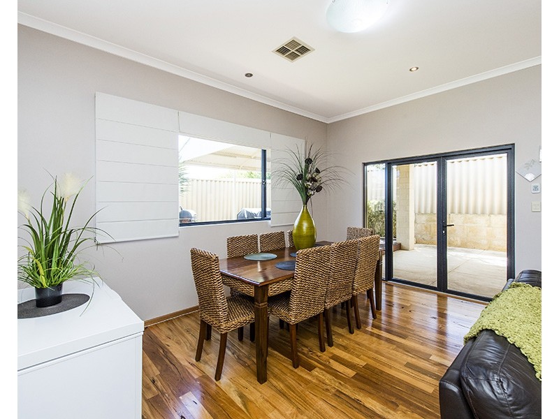 42 Chisholm Road, Dalyellup WA 6230