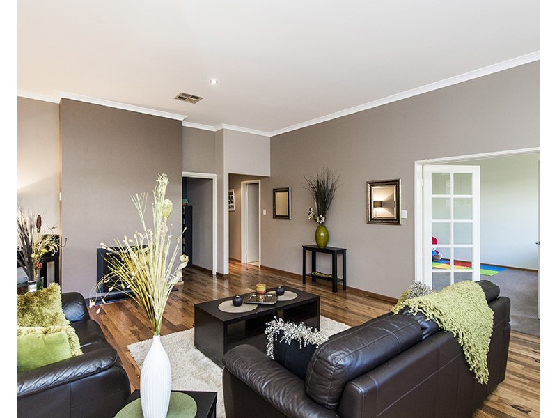 42 Chisholm Road, Dalyellup WA 6230