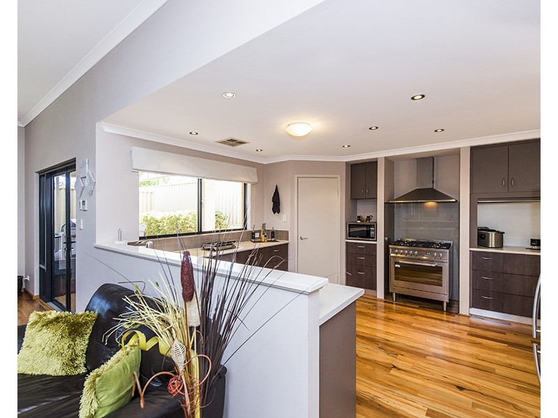 42 Chisholm Road, Dalyellup WA 6230