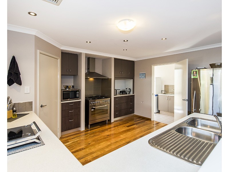 42 Chisholm Road, Dalyellup WA 6230