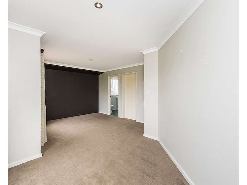 27 Macquarie Drive, Australind WA 6233