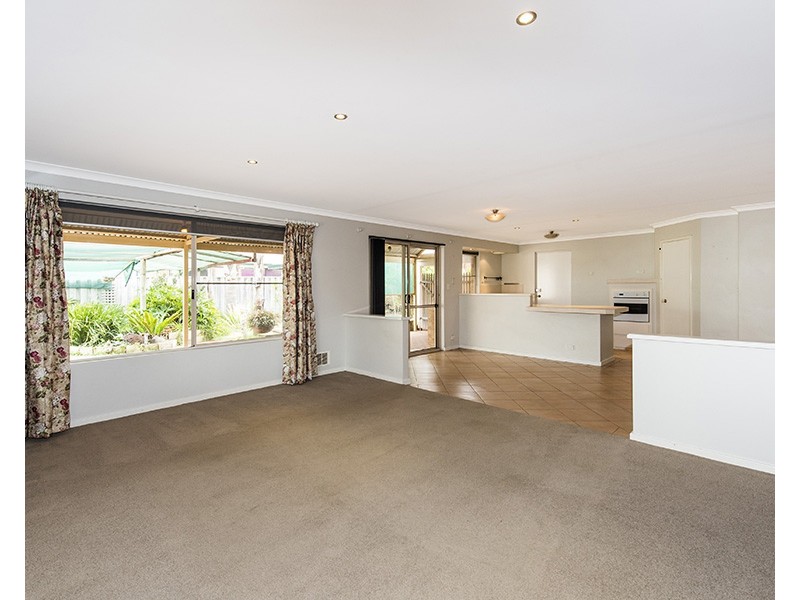 27 Macquarie Drive, Australind WA 6233