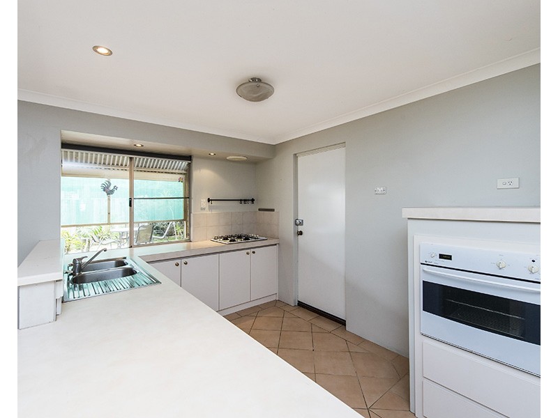 27 Macquarie Drive, Australind WA 6233