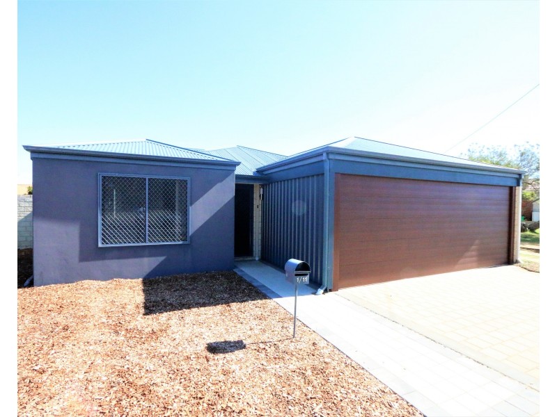 11A Mondak Place, Carey Park WA 6230
