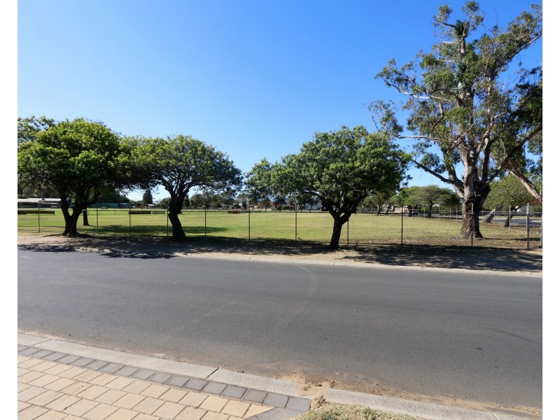 11A Mondak Place, Carey Park WA 6230